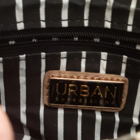 Python Embossed Clutch - Picture 4 of 7